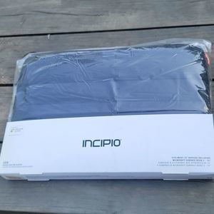 NIB-Incipio Quilted Nylon DEN laptop sleeve